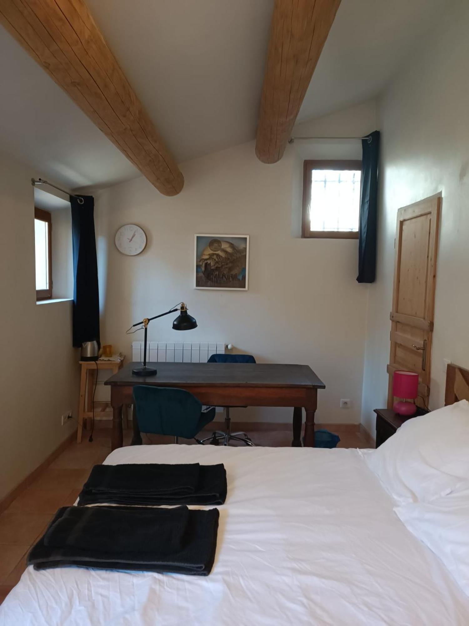 Lou Boulugi Hotel Aix-en-Provence Luaran gambar
