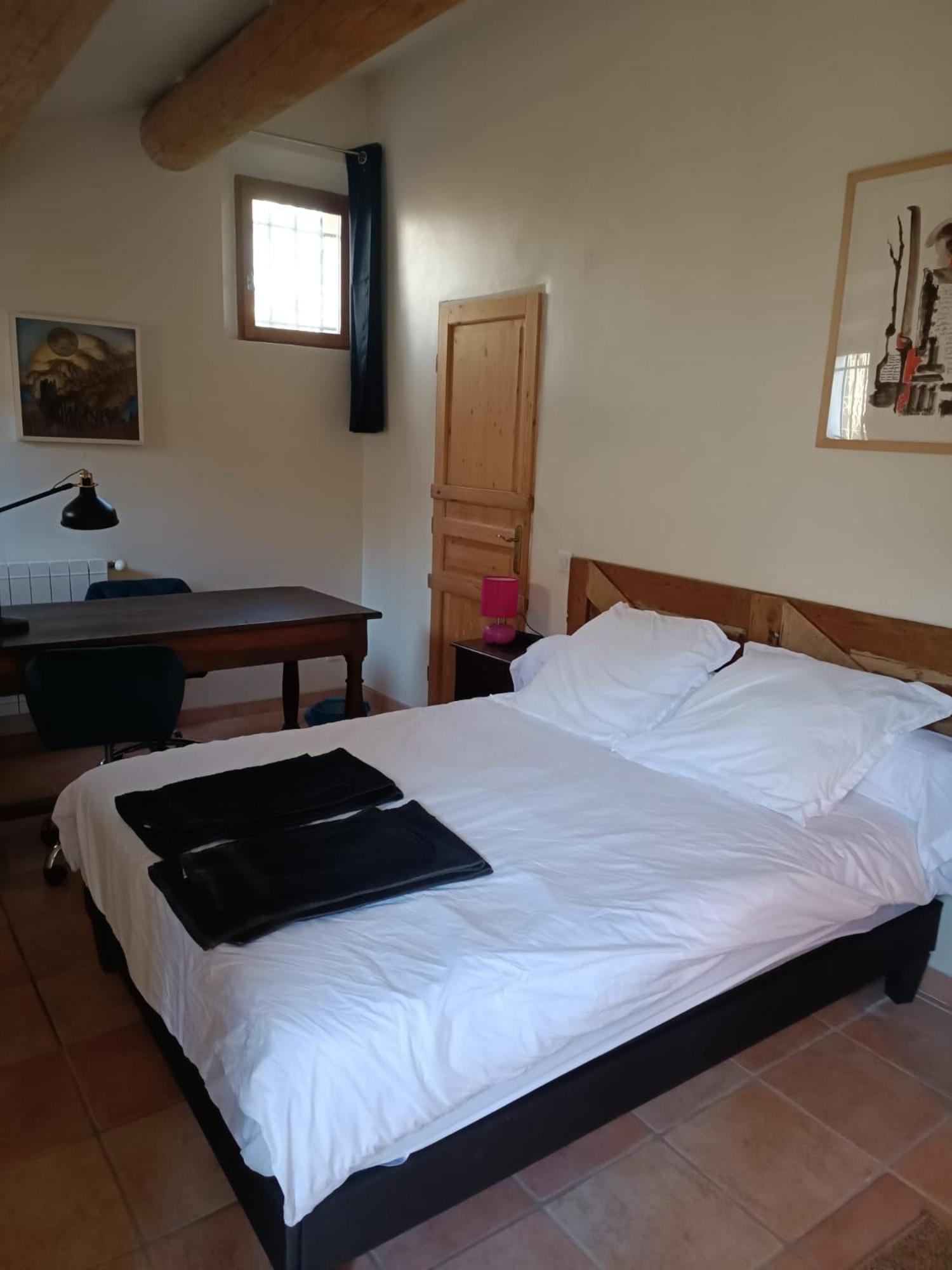 Lou Boulugi Hotel Aix-en-Provence Luaran gambar